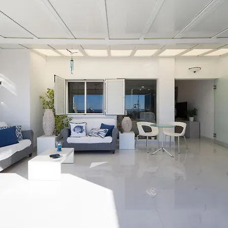 The House In Has 2 Bedrooms Holiday home *
